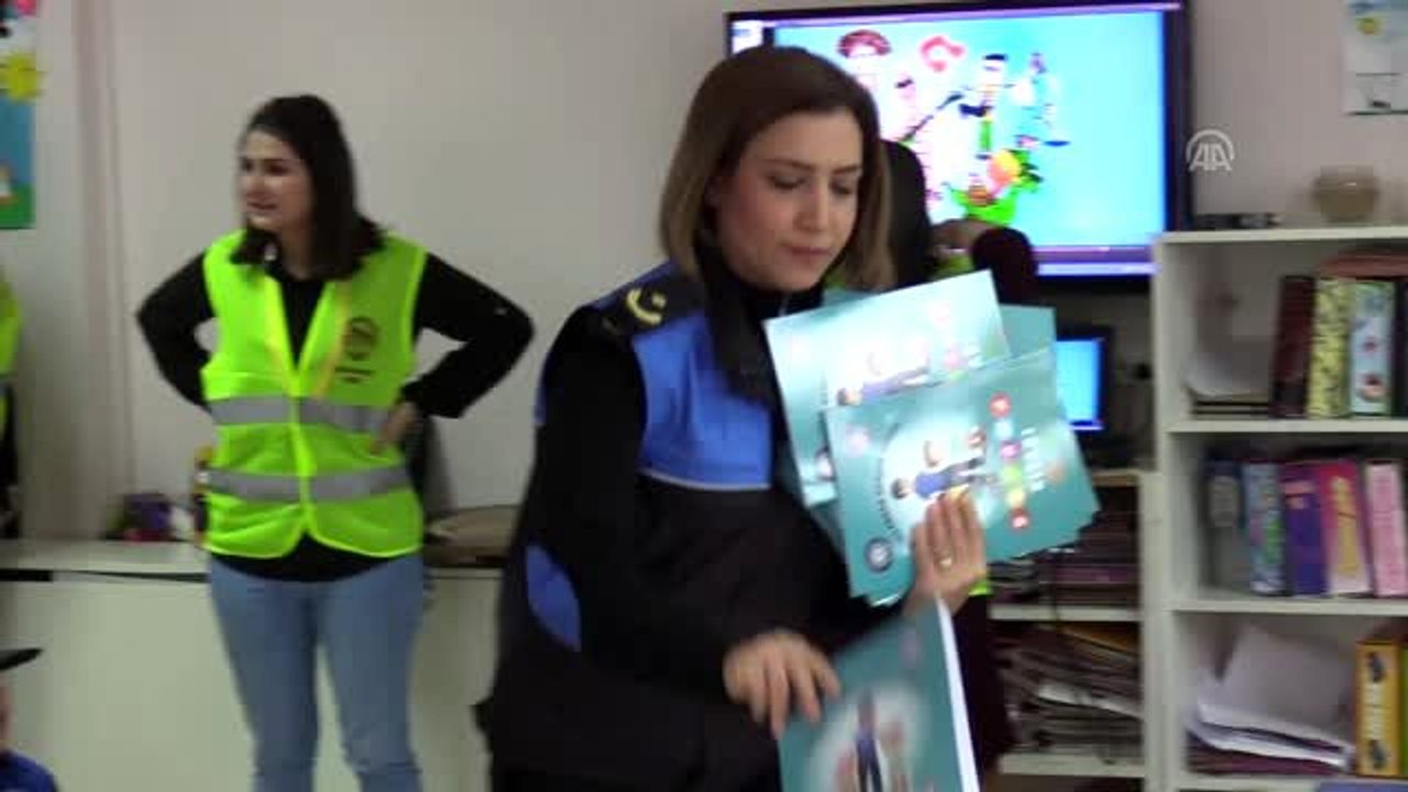 Kadın polis, çocuklarına anlattığı masalları anaokulu öğrencileri için kaleme aldı - ADANA