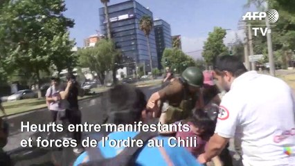 Chili: heurts entre manifestants et police à proximité de la résidence de Pinera