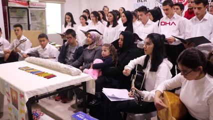 'Bir gönül, bir karanfil' projesiyle engellilere destek oldular