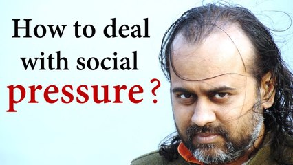 How to deal with social pressure? || Acharya Prashant (2015)