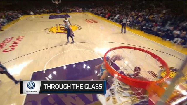 لقطة: كرة سلة: دايفيس يتألق ويسجّل سلة ساحقة استعراضية لحساب لايكرز