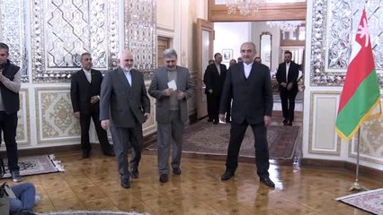 Umman Dışişleri Bakanı Bin Alevi Tahran'da Zarif ile görüştü