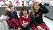Sophia, Isabella e Alice Brincando e Lendo Cartas Parte 1