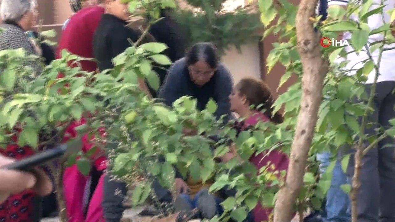 Annesinin pencereden düşüp öldüğünü duyunca sinir krizi geçirdi