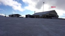 Sivas-yıldız dağı kış sporları ve turizm merkezi'nde kar yağışı