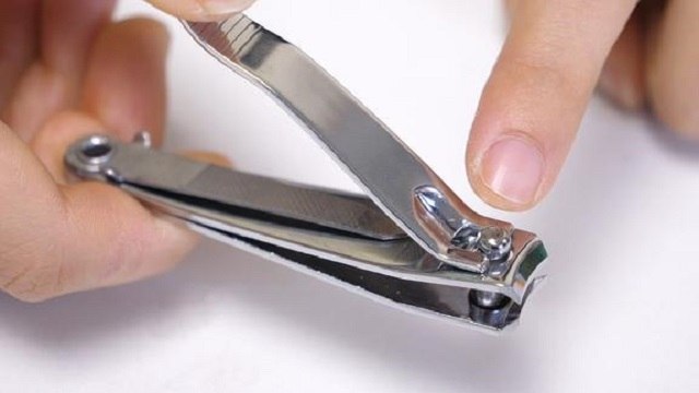 【The secret of nail clippers】家里有指甲刀的要留意，我也是才发现，上面居然还有6个隐藏功能