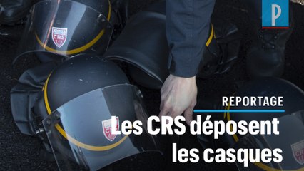 Réformes des retraites : les CRS déposent casques et matraques