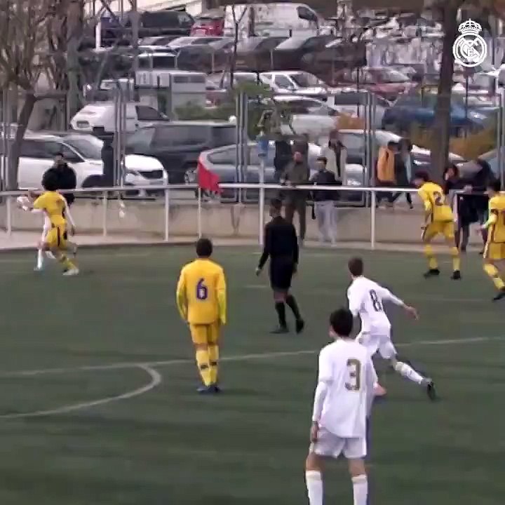 De Elyaz  a Salazar: los mejores goles de la cantera del Real Madrid desde fuera del área