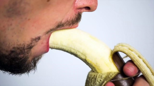 Eating Banana Peels Is the New Trend for Healthy Weight Loss!