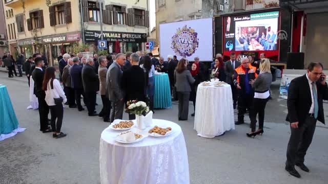 Antakya'da, dünyanın ilk aydınlatılan caddesi olarak bilinen Kurtuluş'ta restorasyon çalışmaları...