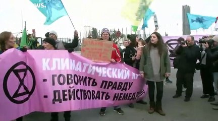 A tüntetők is a klímacsúcsra utaztak, ahogy a világ vezetői