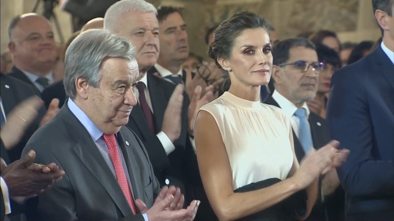 La Reina Letizia apuesta por vestido low cost para la recepción por la COP