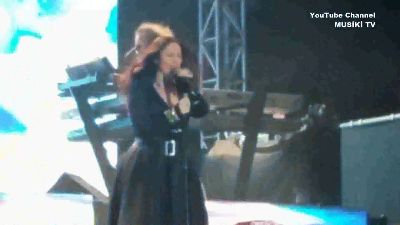 ŞEBNEM FERAH - Ya Hep Ya Hiç (Konser/Canlı) @Cumhuriyet Meydanı