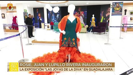 Rosie, Juan y Lupillo Rivera inauguraron la exposición "Las Joyas de la Diva"  | Ventaneando