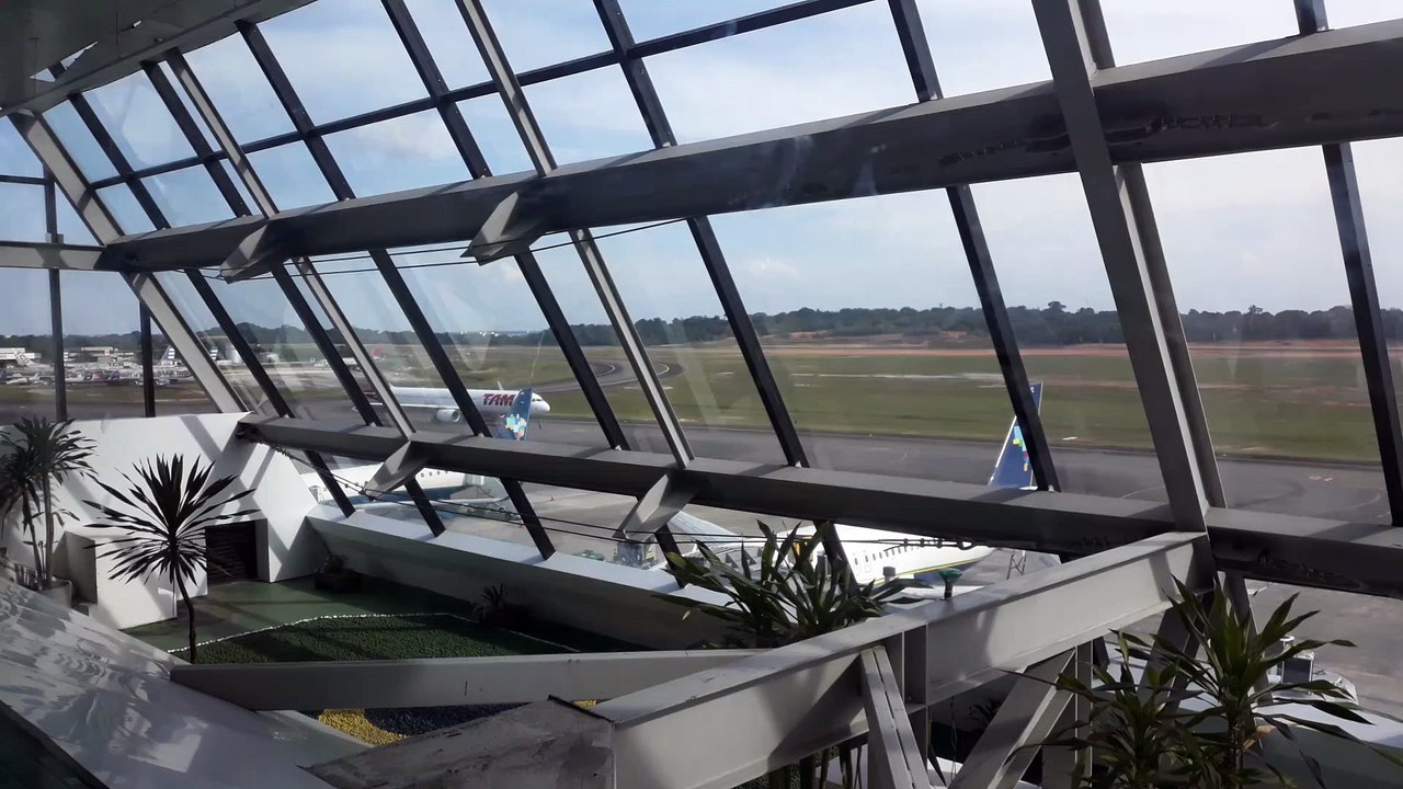 [SBEG Spotting]Airbus A321 PT-XPF decolando de Manaus para Brasília