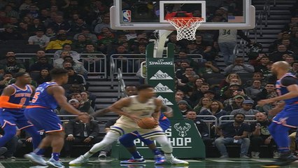 Dunk of the Night: Giannis Antetokounmpo