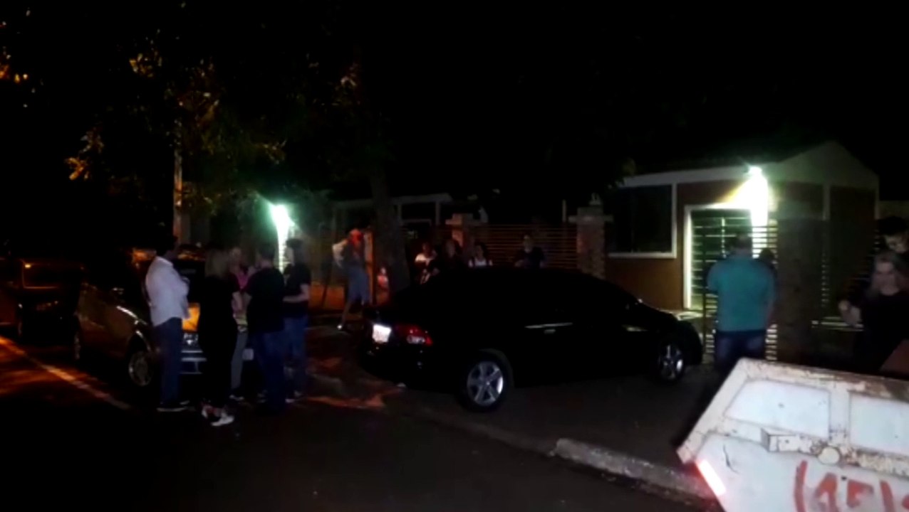 Professores da rede pública de ensino vão à Curitiba para participar de protesto