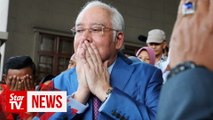 Najib takes the stand in SRC trial