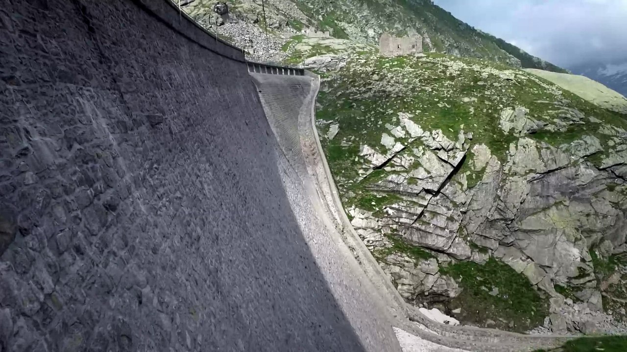 Impressionnant : ces chèvres grimpent en toute...