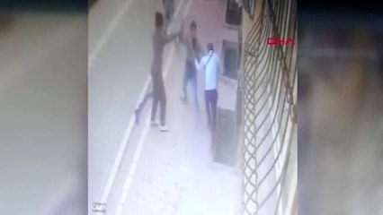 Esenyurt'ta yabancı uyruklular arasındaki demir sopalı kavga kamerada