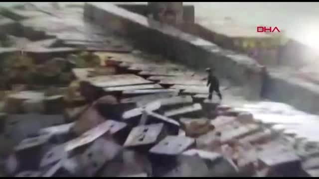 Dev dalgalara aldırış etmediler, canlarını tehlikeye attılar