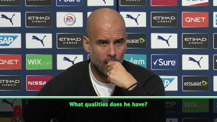 I prefer Fernandinho in defence - Guardiola