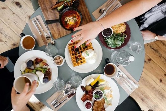 Kahvaltılık tarifler! Menemen tarifi, omlet tarifleri, pişi tarifi, simit tarifi ve su böreği tarifi