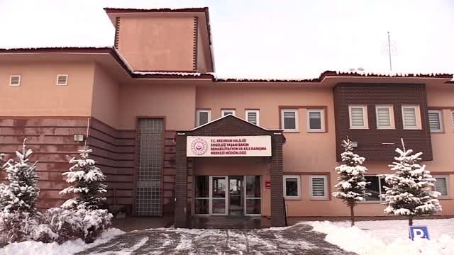 Devlet korumasındaki engelli kadın ve kızlar sanatla hayata tutunuyor