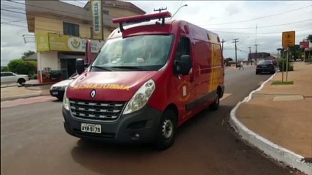 Acidente entre carros é registrado na Avenida Tito Muffato