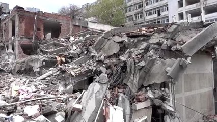 Tahliye edilen İÜ Diş Hekimliği Fakültesindeki binalar yıkılıyor