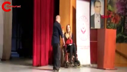 Tarkan taklidi ile alkış topladı