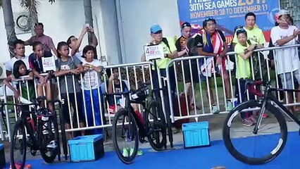 PH triathlon races to another gold in mixed relay event