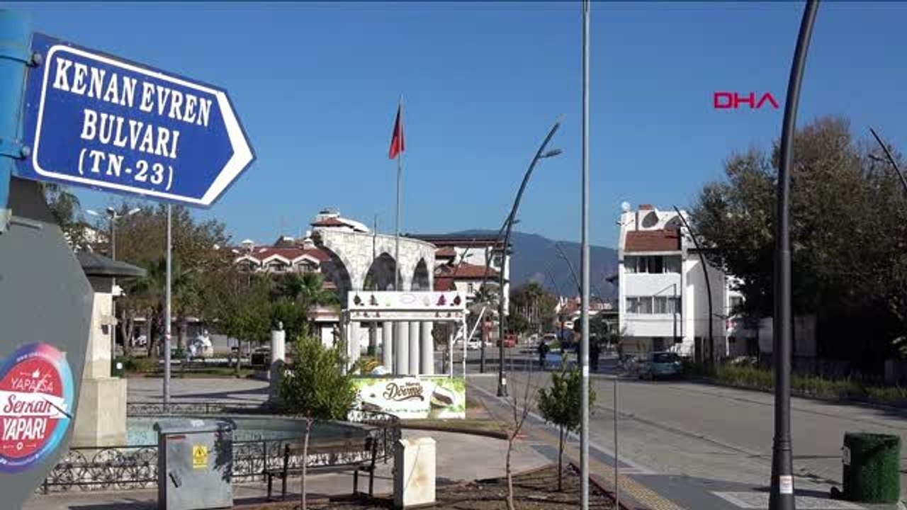 Muğla marmaris'teki kenan evren bulvarı'nın adı 'bülent ecevit bulvarı' olarak değiştirildi