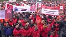 Thyssenkrupp: 6000 Stahlarbeiter demonstrieren für Erhalt ihrer Jobs