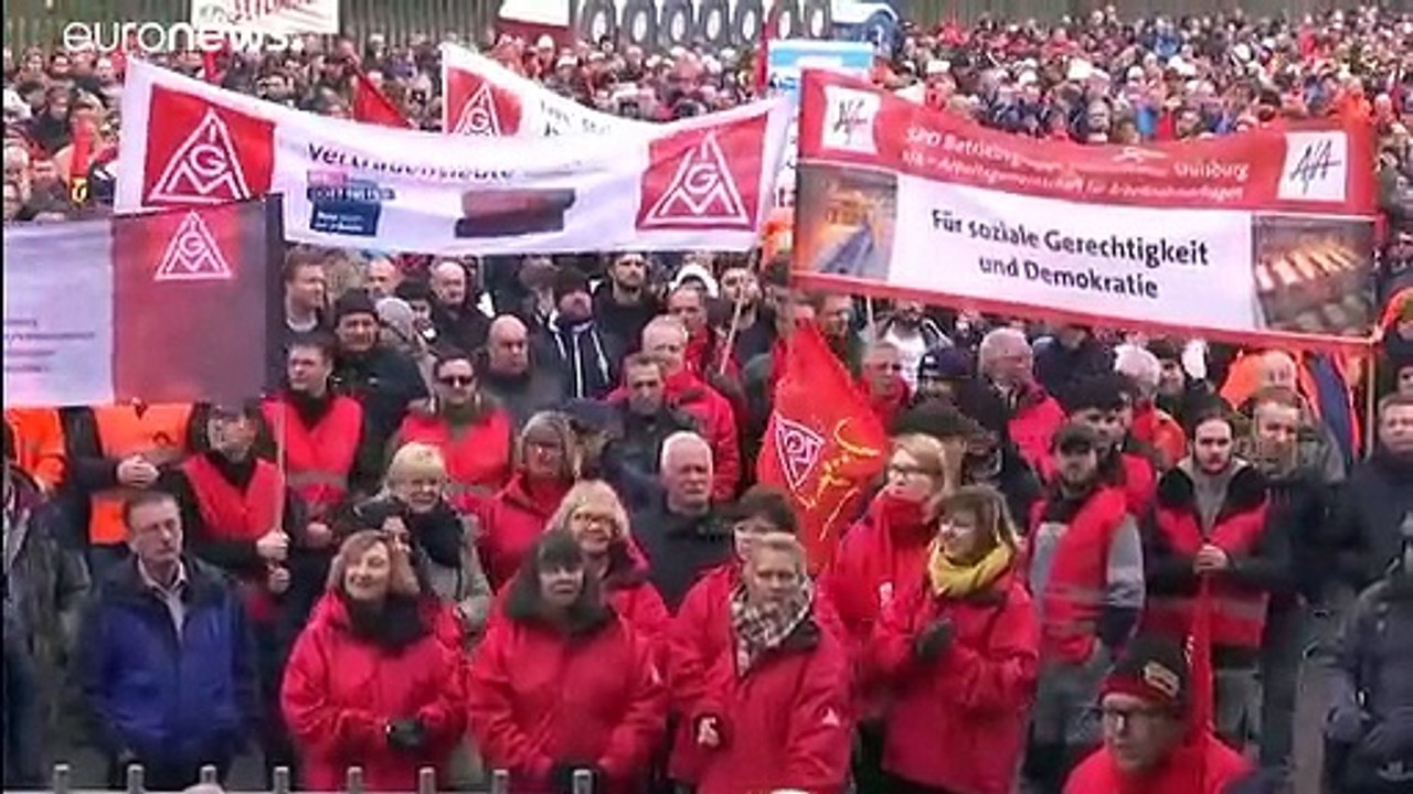 Thyssenkrupp: 6000 stahlarbeiter demonstrieren für erhalt ihrer jobs