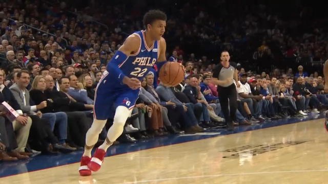 لقطة: كرة سلة: سلّة ساحقة لسيمونز مع السفنتي سيكسرز