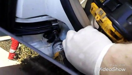 2004 Sienna Sliding Door rear hinge replacement