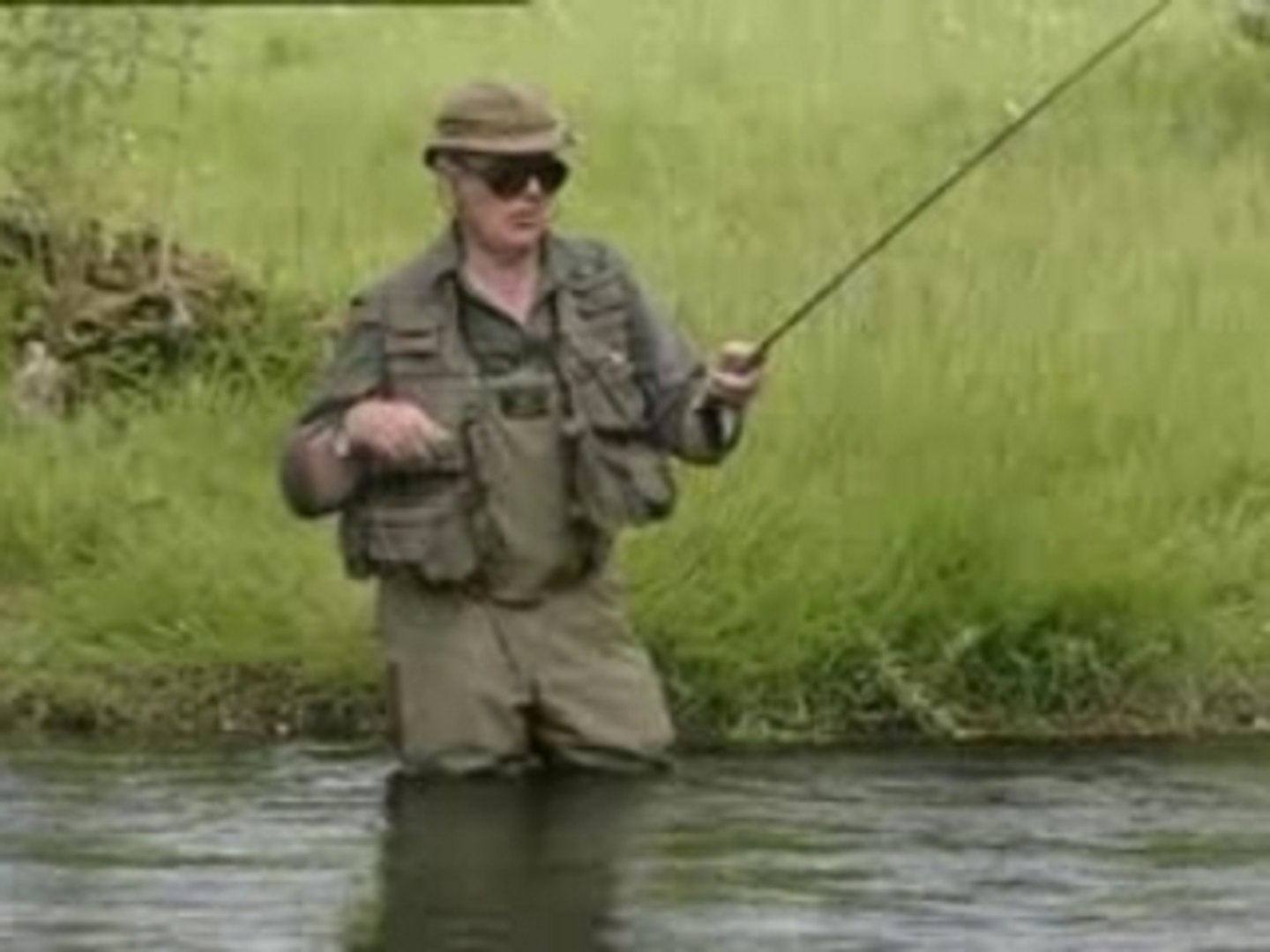 Upstream Nymphing with Oliver Edwards (Fly fishing) - video Dailymotion