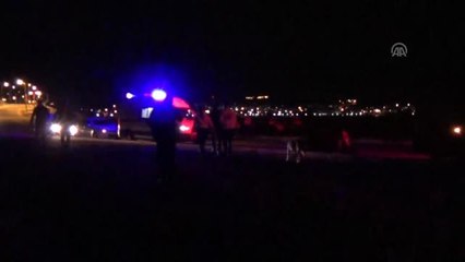 Denize düşen otomobilin sürücüsü hafif yaralandı