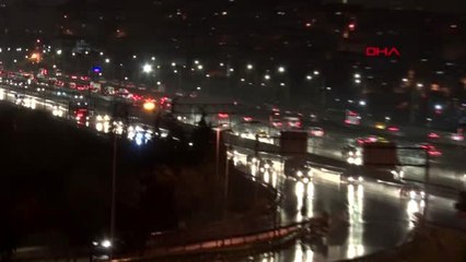 İstanbul'da yağmur etkili oluyor
