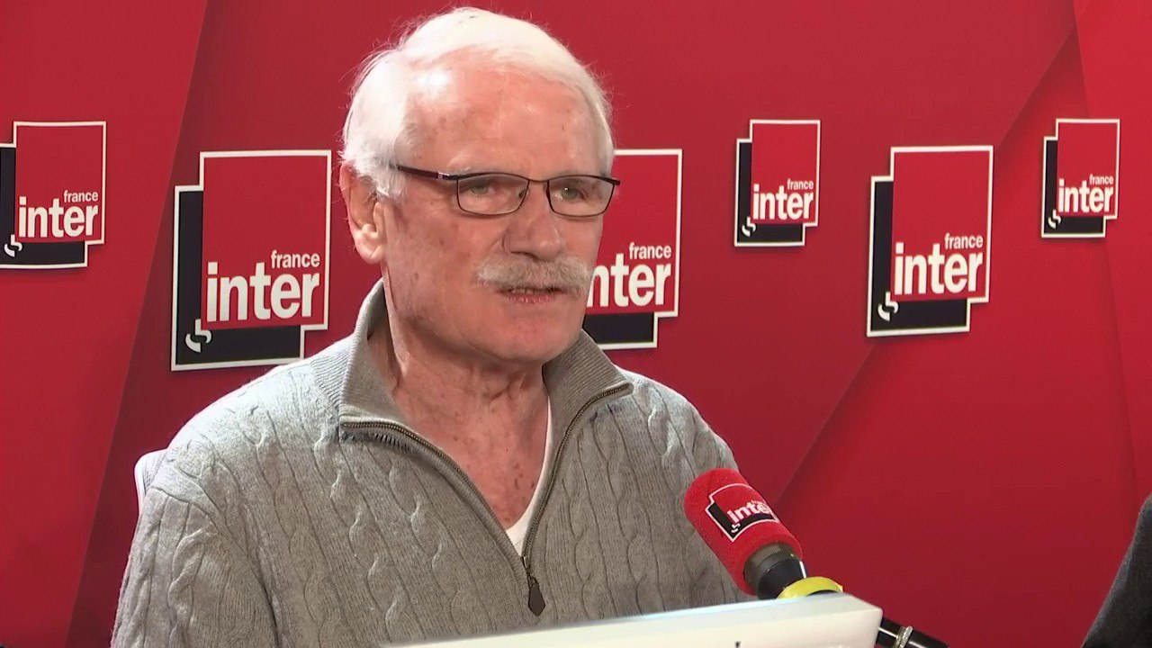 Yann Arthus-Betrand  a décidé de ne plus prendre l'avion : "J'étais l'exemple de l'incohérence dans laquelle on est tous. À 73 ans, j'aurais dû le faire avant, j'ai quand même émis énormément de carbone dans ma vie"