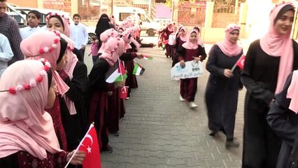 Gazze'deki Muhsin Yazıcıoğlu Kültür Merkezi ilk mezunlarını verdi