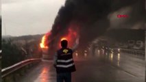 Arnavutköy'de facianın eşiğinden dönüldü yolcu minibüsü alev alev yandı