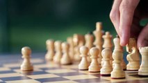 أذكى رقعة شطرنج في العالم تجعل القطع تتحرك دون لمسها: تعرف على سرها