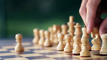 أذكى رقعة شطرنج في العالم تجعل القطع تتحرك دون لمسها: تعرف على سرها