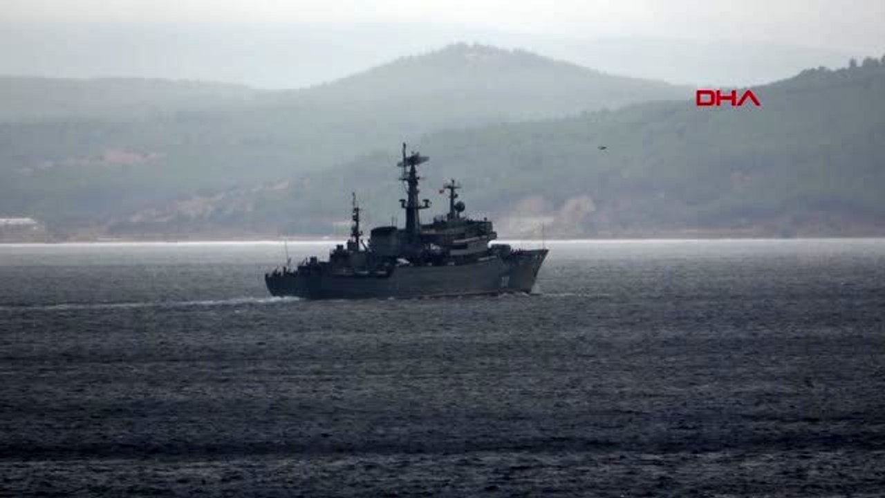 Çanakkale-rus savaş gemisi 'perekop' çanakkale boğazı'ndan geçti
