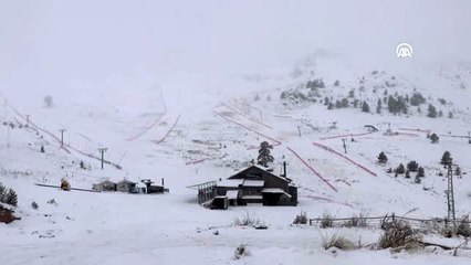Kartalkaya'da kar kalınlığı 20 santimetreye ulaştı