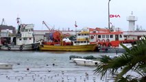Tekirdağ'da balıkçılar fırtına nedeniyle denize açılamadı