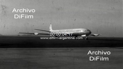 Charles Aznavour arrives Buenos Aires to sing at Opera Theater 1966