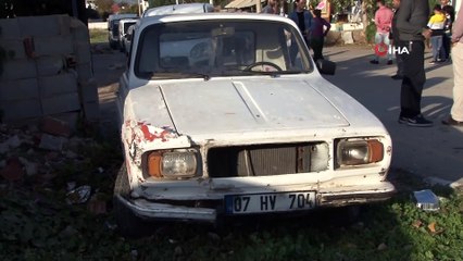 Çaldığı eski model araçla trafiği birbirine katan çocuk saklandığı evde yakalandı